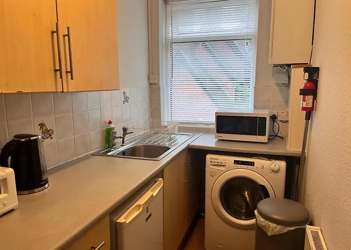 One Bedroom Apartment- Bec Chambers Ls