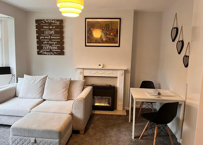 One Bedroom Apartment- Bec Chambers Ls
