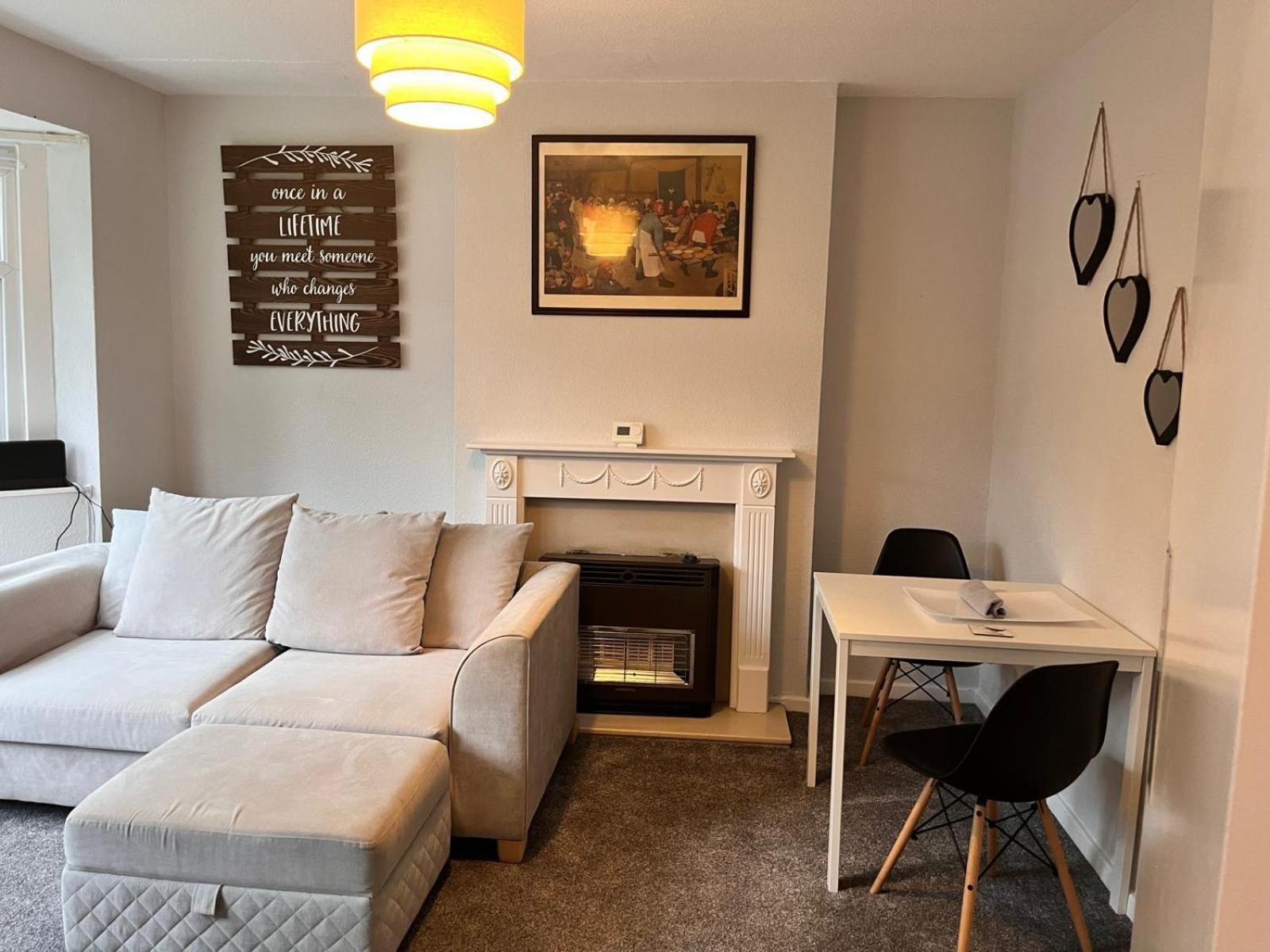 One Bedroom Apartment- Bec Chambers Ls Homestay *